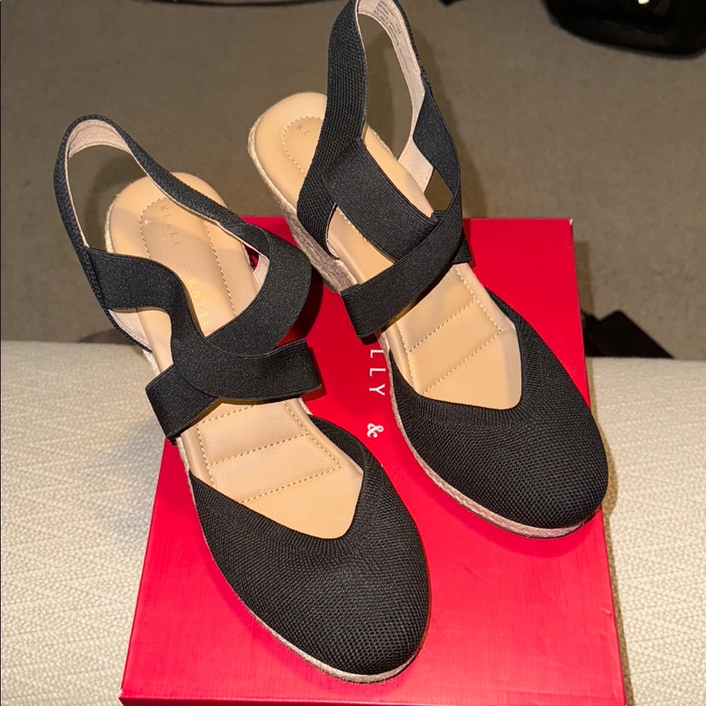 Kelly & Katie Wedge Canvas sling backs, sz 11